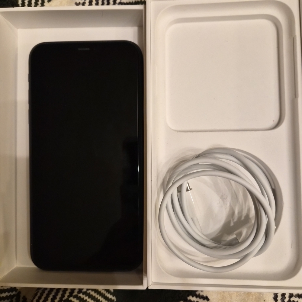 Black iPhone 11